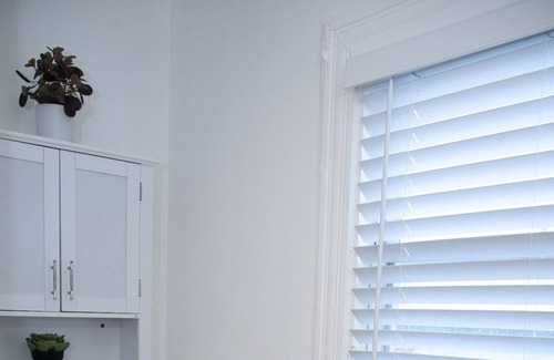 Englewood Apartment | Modern private Bedroom 2 wifi kitchen .