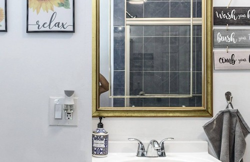 Leonia Apartment | Modern Private Bedroom No4 wifi kitchen