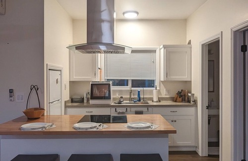 Chico House | Modern, Private Countryside House. Peaceful Nature, Non-Toxic Soaps & Cleaners.
