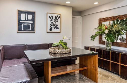 Portlock House | Modern Private Oasis w/ Private Pool/Hot Tub, Sauna, AC & BBQ: Hale Ho'omaha