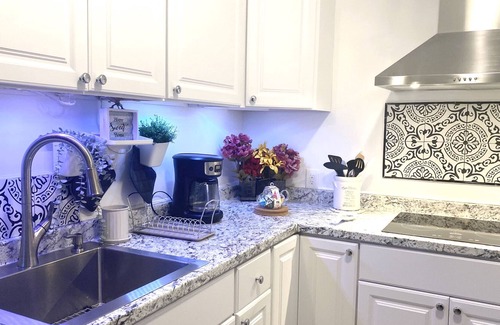Englewood Apartment | Modern Private room "1"Bed + Kitchen with Bus Stop to NYC