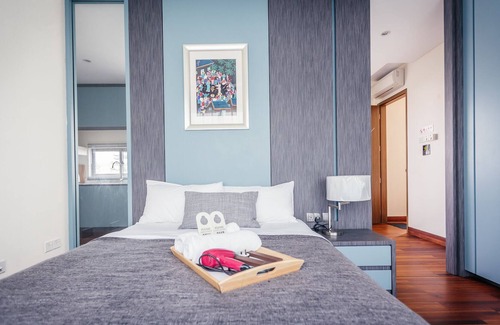 Bedok House | Modern private studio room EZS-7 with shared pool in bungalow house