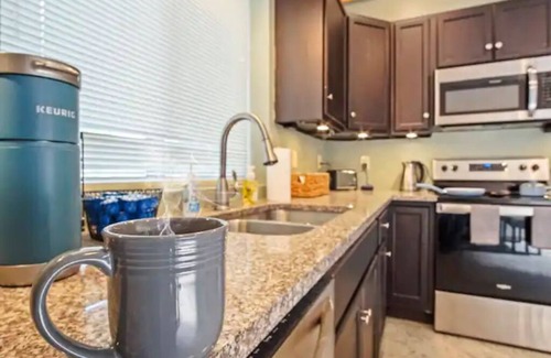 Central Oklahoma City House | Modern Private Townhome *Downtown OKC * Balcony *OU Med