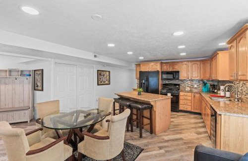 Salt Lake City House | Modern Private Whole Unit 4 Bedroom Guest Suite King Bed