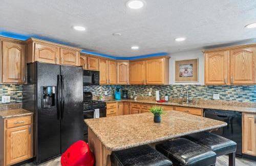 Salt Lake City House | Modern Private Whole Unit 4 Bedroom Guest Suite King Bed