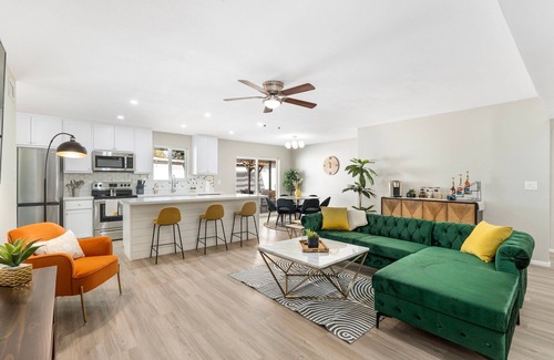 North Mountain House | Modern-PrivatePool+PerfectLocation+FUN+Fall+Spring