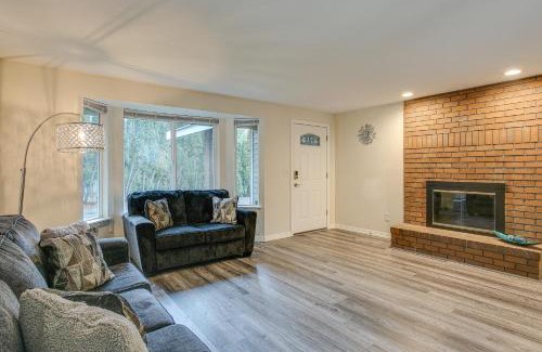 Summit House | Modern Puyallup Townhome with Backyard and Fireplace