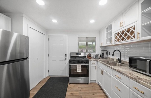 Bakerstown Apartment | Modern & Quiet 1 Bdr Apt in Gibsonia/Pittsburgh