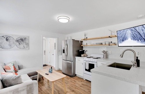 South Palm Park Neighborhood Association Condo | Modern, Quiet & Private Condo w/Fenced Yard