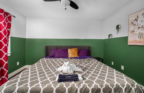 Braeswood Place Apartment | Modern Quirky Apartment Near Medical Center