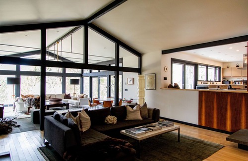 Rhinebeck House | Modern Ranch 4 minutes to Rhinebeck Village with Heated Pool