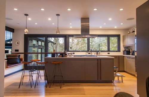 Rhinebeck House | Modern Ranch 4 minutes to Rhinebeck Village with Heated Pool