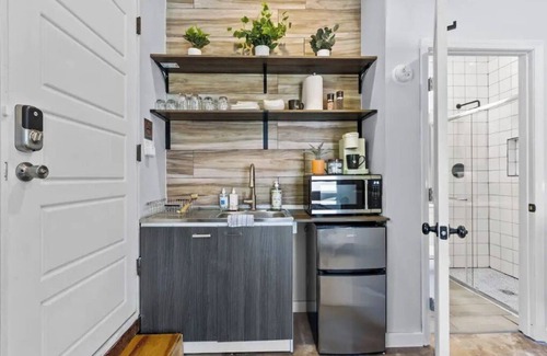 Downtown House | Modern Ranch + Garage Studio