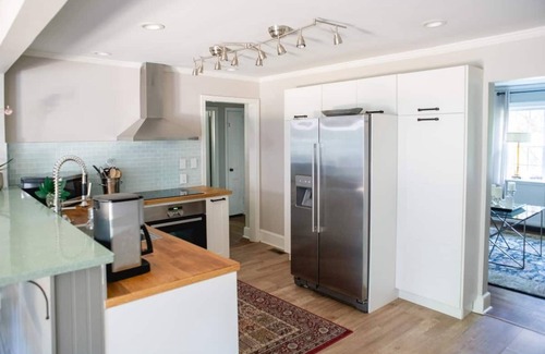 Greensboro House | Modern ranch house conveniently located in Greensboro NO PETS ALLOWED
