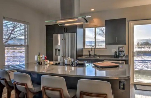 Minden House | Modern Ranch Retreat Near Lake Tahoe