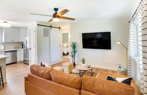 Rapid City House | Modern Rapid City Home ~ 3 Mi to Dinosaur Park!