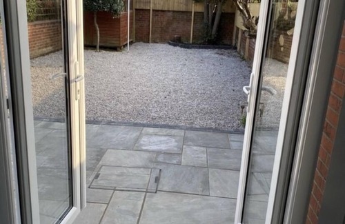 Doncaster House | Modern Refurb *Free Parking*Racecourse* A1 & M18.