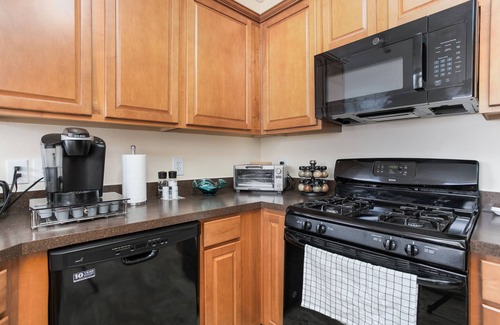 High Point House | Modern, Relaxing, Peaceful home near Furniture Market and High Point University