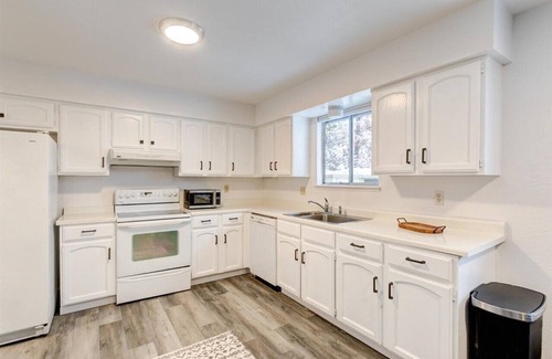 West University House | Modern Reno Home - Less then 10 Minutes to Downtown and UNR!