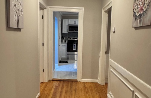 West Haven Apartment | Modern renovated 2BDR/Queen bed