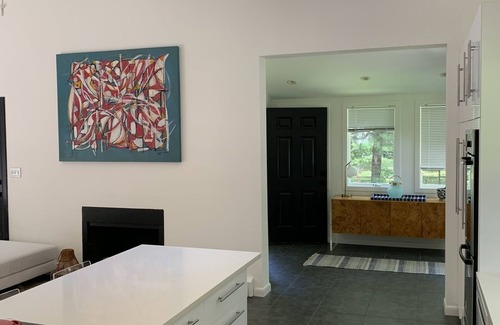 Springs House | Modern Renovated 3 Bedroom in the Springs - Heated saltwater pool