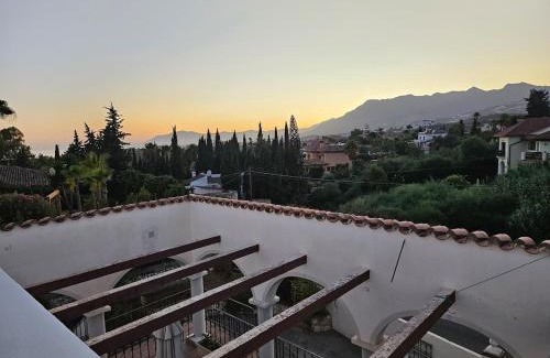 Urbanizacion el Rosario House | Modern Renovated Villa with Panoramic Views in Prestigious El Rosario, Marbella