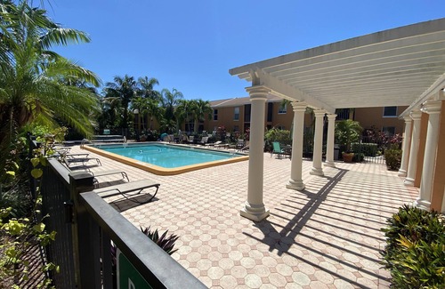 Villas Condo | Modern rental close to Downtown and Fort Myers Beach