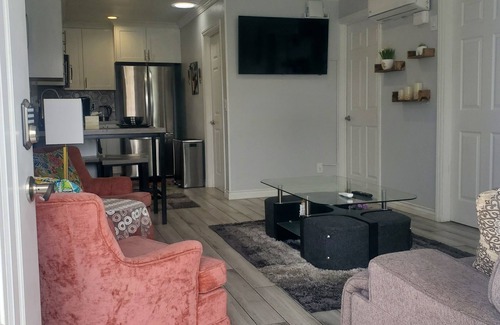 Northwest Torrance House | Modern Residence in Torrance 15 mins from LAX