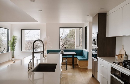 Wonderland Hills House | Modern Residence Panoramic Views