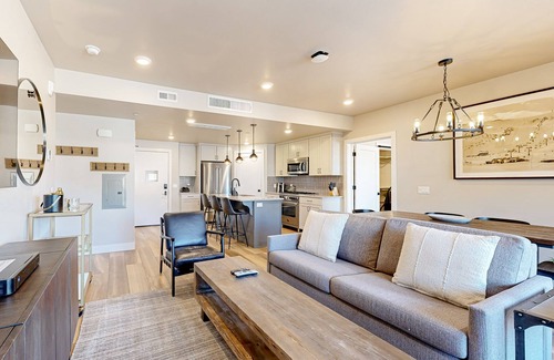 Park City Condo | Modern resort condo with pool, hot tub, rolling foothill views + shuttle