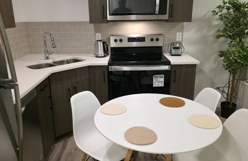 Calgary Apartment | Modern Retreat Central Location All the Comforts of Home