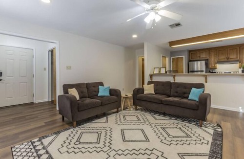University Apartment | Modern Retreat! Great Weekly & Monthly Rates