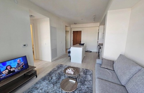 Oakville Condo | Modern Retreat in Oakville with Highspeed Internet