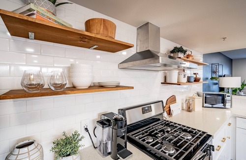 Midway City Condo | Modern Retreat near Disneyland: 2-Br Condo