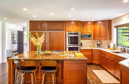 Gunbarrel House | Modern Retreat with Hot Tub & Golf Views