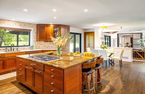 Gunbarrel House | Modern Retreat with Hot Tub & Golf Views