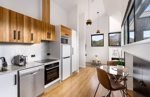New Town Apartment | Modern Retreat with Spectacular Mountain Views