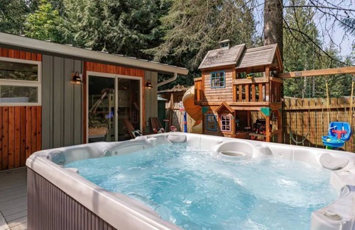 Geneva House | Modern Retreat with Hot Tub Steps from Galbraith