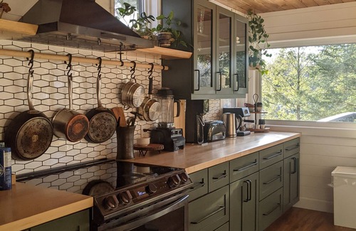 Algonquin Highlands Cottage | Modern Riverside Cottage on the edge of Algonquin Park
