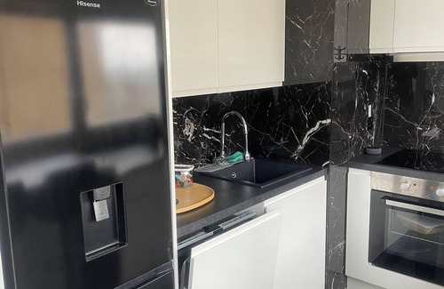 Woolwich Riverside Apartment | Modern River-View Flat | Walk to O2, Elizabeth Line & Greenwich