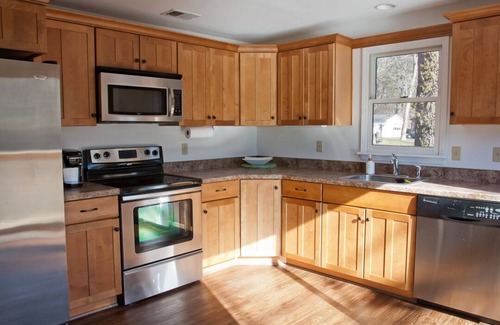 Loveland House | Modern Riverfront Getaway on Little Miami River