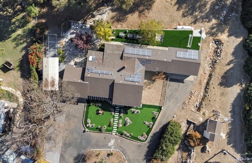 Three Rivers House | Modern Riverfront Estate 4,000 sqft, Mini Golf Arcade Games 2.5 Acre Flat Land