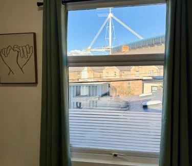 Riverside Apartment | Modern Riverside Place - Principality Stadium - Fast Wifi