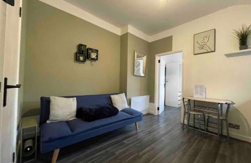 Riverside Apartment | Modern Riverside Place - Principality Stadium - Fast Wifi