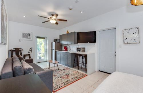 Sailboat Bend Apartment | Modern Riverview Apartments