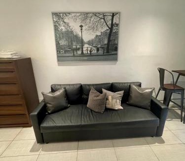 Sailboat Bend Apartment | Modern Riverview Apartments