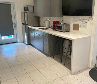 Sailboat Bend Apartment | Modern Riverview Apartments