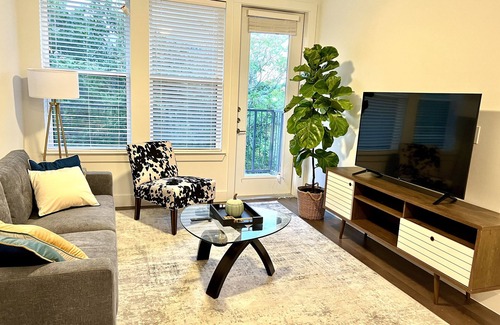 Dallas Condo | Modern Romantic luxurious 1Br condo White Rock Lake Dallas
