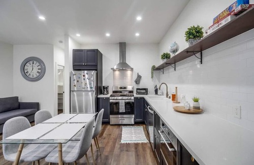 Kensington House | Modern & Romantic Studio | Private Entrance