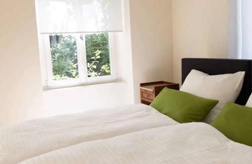 Riedlingen Bed & Breakfast | Modern room in historic villa 2